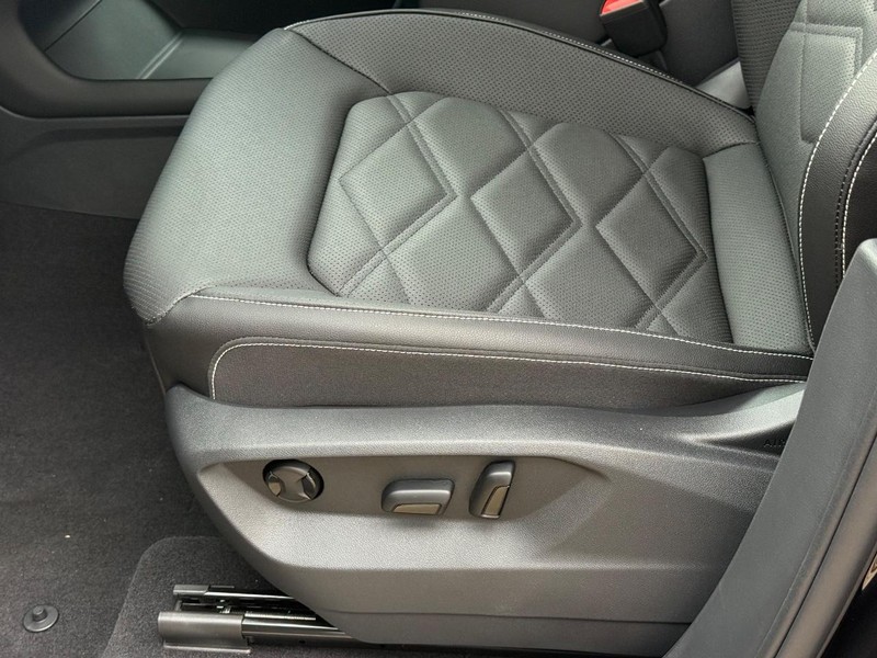 Volkswagen Atlas Vehicle Full-screen Gallery Image 17