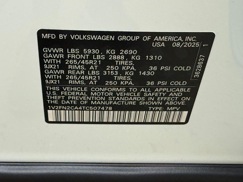 Volkswagen Atlas Vehicle Full-screen Gallery Image 18