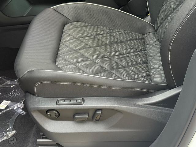 Volkswagen Atlas Vehicle Full-screen Gallery Image 17