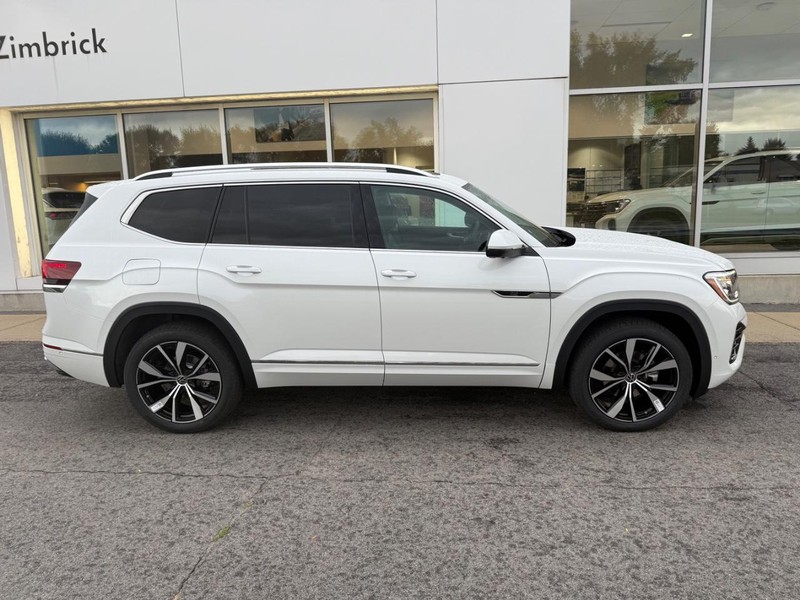 Volkswagen Atlas Vehicle Full-screen Gallery Image 2