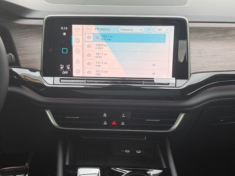 Volkswagen Atlas Vehicle Full-screen Gallery Image 8