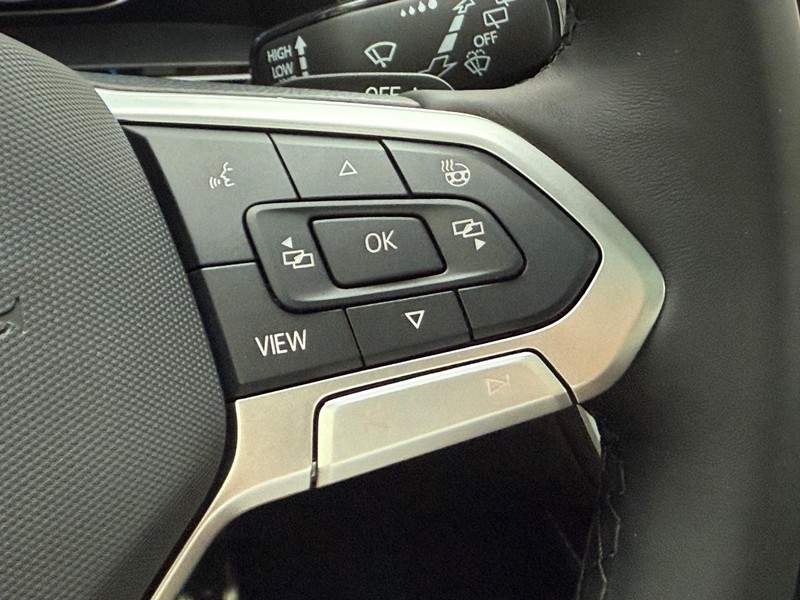 Volkswagen Atlas Vehicle Full-screen Gallery Image 13