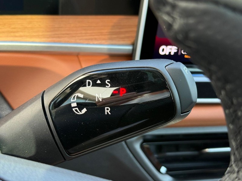 Volkswagen Tiguan Vehicle Full-screen Gallery Image 12