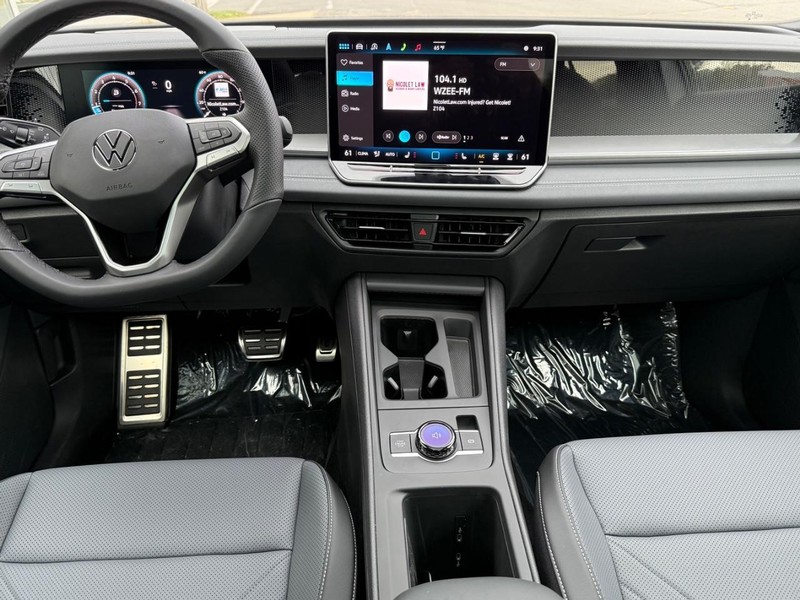 Volkswagen Tiguan Vehicle Full-screen Gallery Image 6