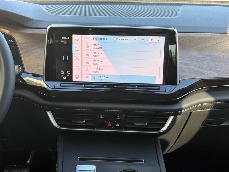 Volkswagen Atlas Vehicle Full-screen Gallery Image 7