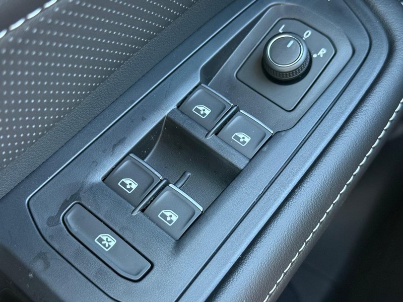 Volkswagen Atlas Vehicle Full-screen Gallery Image 15