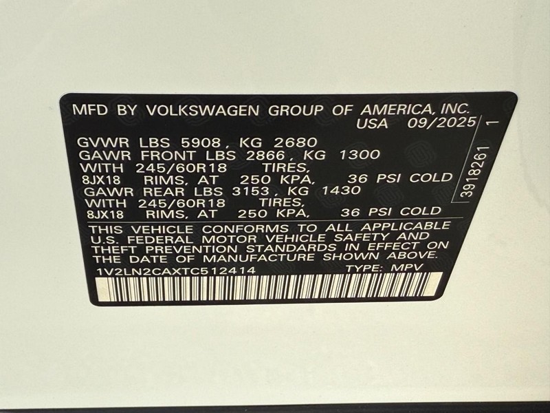 Volkswagen Atlas Vehicle Full-screen Gallery Image 17