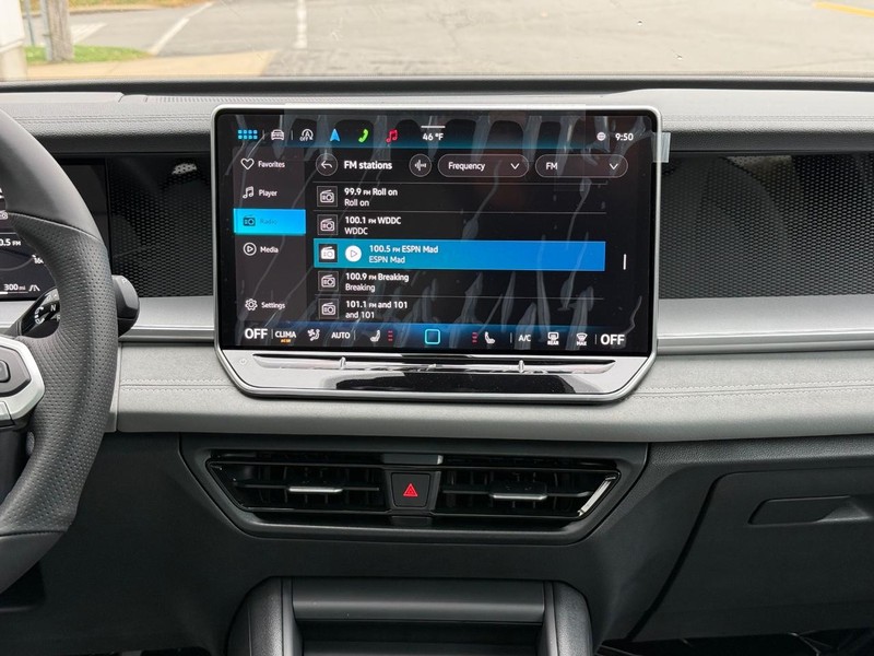 Volkswagen Tiguan Vehicle Full-screen Gallery Image 7