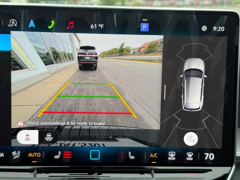 Volkswagen Tiguan Vehicle Full-screen Gallery Image 13