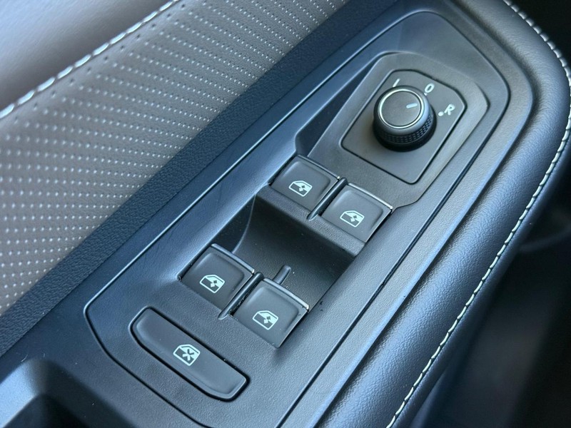 Volkswagen Atlas Vehicle Full-screen Gallery Image 16