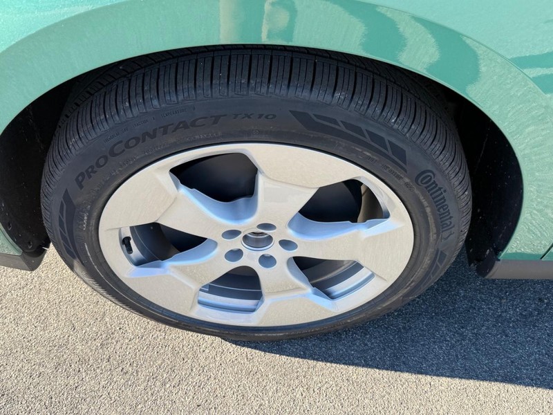 Volkswagen ID. Buzz Vehicle Full-screen Gallery Image 4