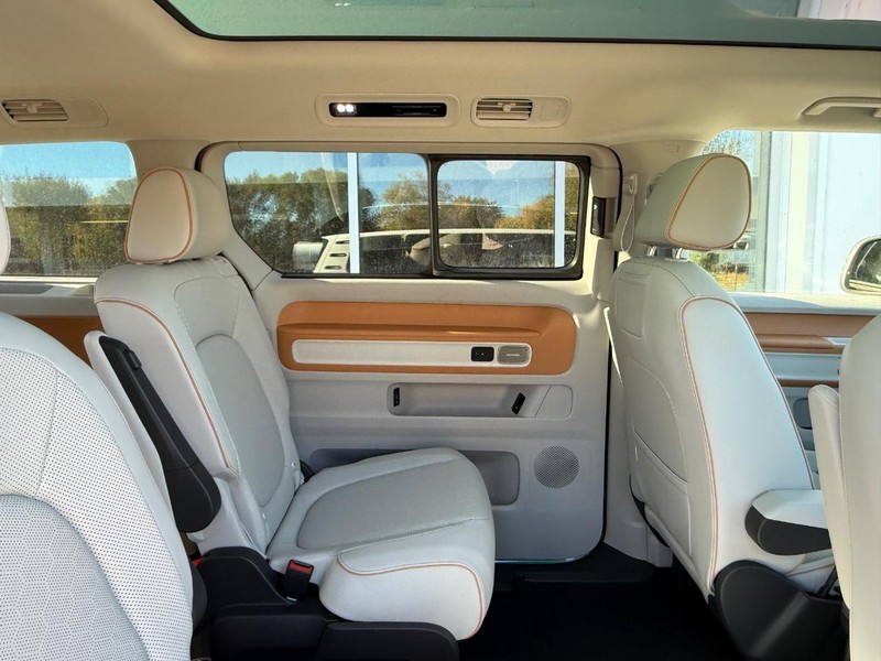 Volkswagen ID. Buzz Vehicle Full-screen Gallery Image 5