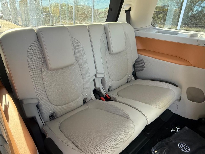 Volkswagen ID. Buzz Vehicle Full-screen Gallery Image 6