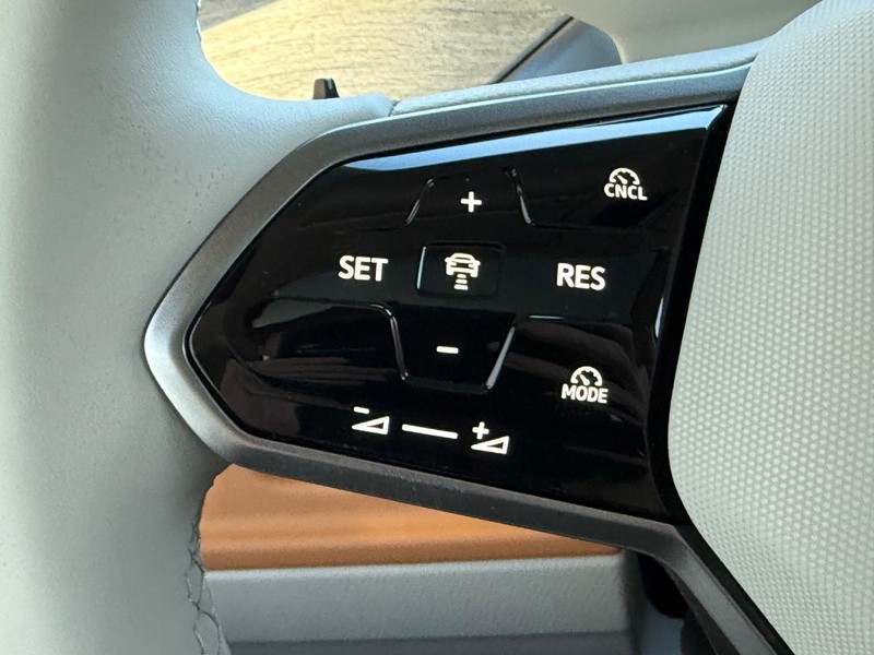 Volkswagen ID. Buzz Vehicle Full-screen Gallery Image 12