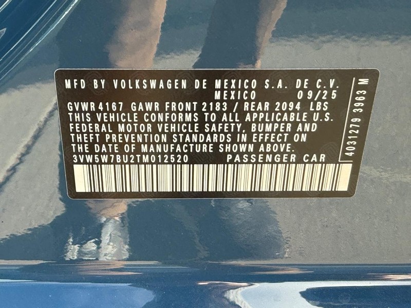 Volkswagen Jetta Vehicle Full-screen Gallery Image 15