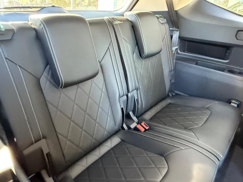 Volkswagen Atlas Vehicle Full-screen Gallery Image 5