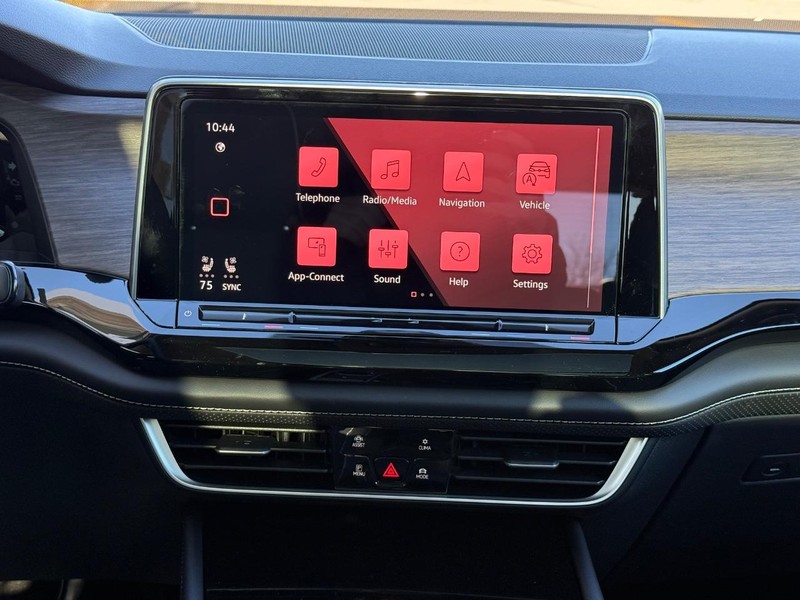 Volkswagen Atlas Vehicle Full-screen Gallery Image 8