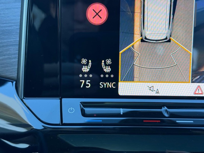 Volkswagen Atlas Vehicle Full-screen Gallery Image 15