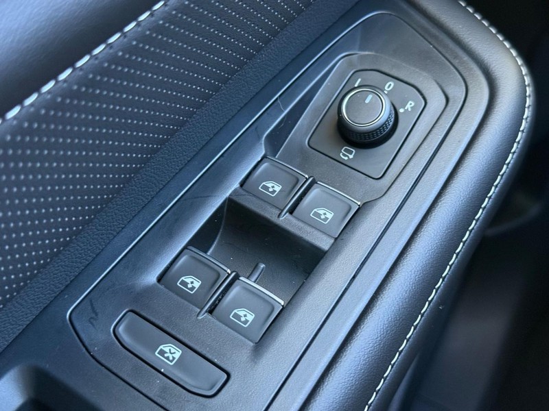 Volkswagen Atlas Vehicle Full-screen Gallery Image 16