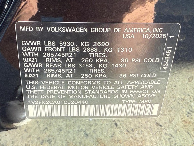 Volkswagen Atlas Vehicle Full-screen Gallery Image 18