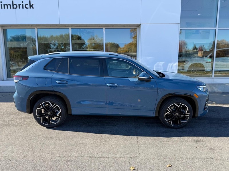 Volkswagen Tiguan Vehicle Full-screen Gallery Image 2