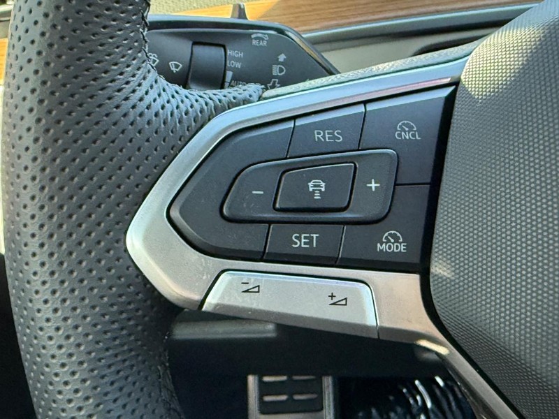 Volkswagen Tiguan Vehicle Full-screen Gallery Image 10