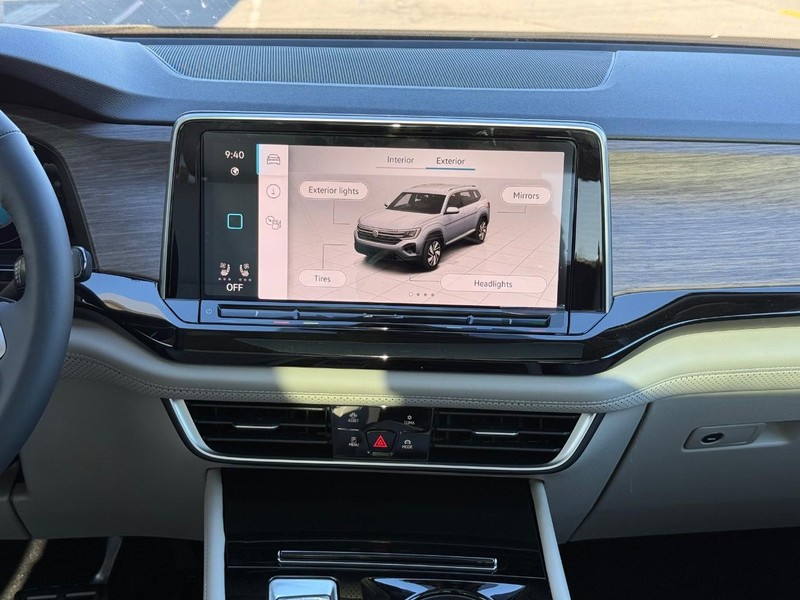 Volkswagen Atlas Vehicle Full-screen Gallery Image 8