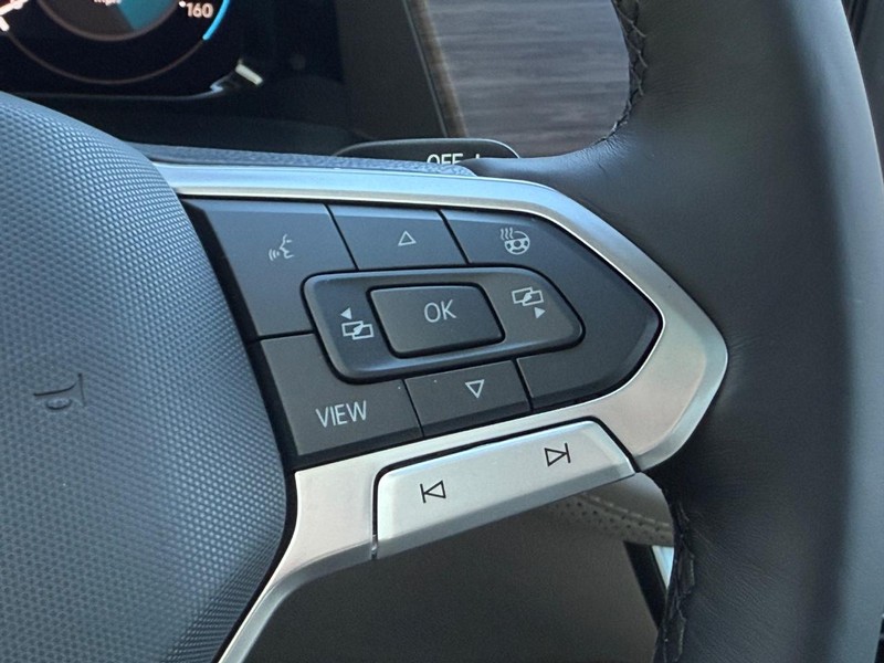 Volkswagen Atlas Vehicle Full-screen Gallery Image 13