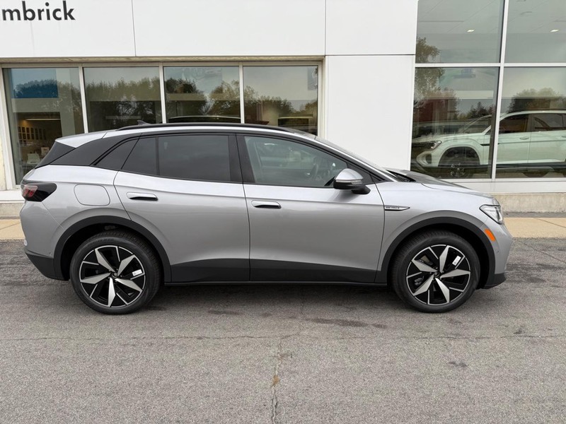 Volkswagen ID.4 Vehicle Full-screen Gallery Image 2