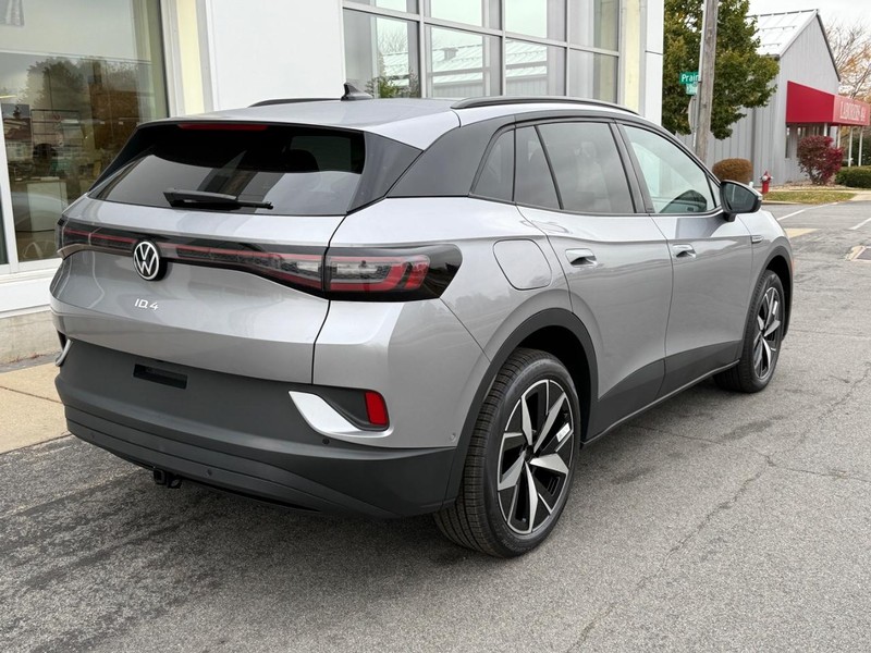 Volkswagen ID.4 Vehicle Full-screen Gallery Image 3