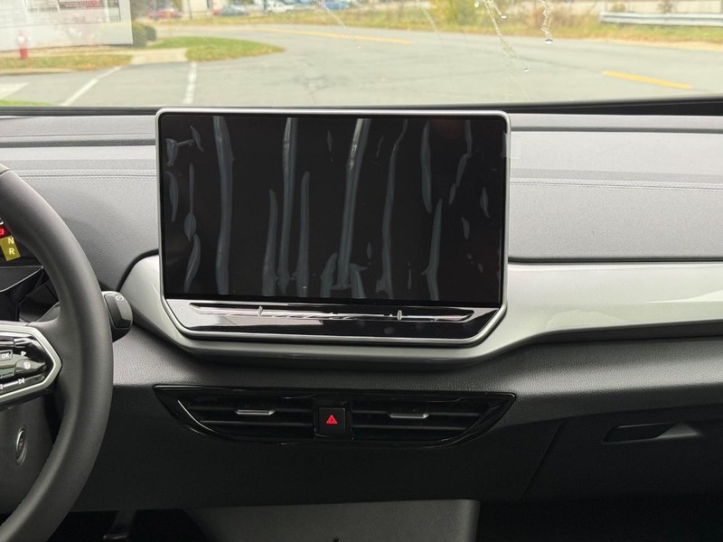 Volkswagen ID.4 Vehicle Full-screen Gallery Image 6