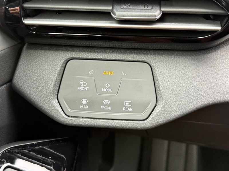 Volkswagen ID.4 Vehicle Full-screen Gallery Image 8