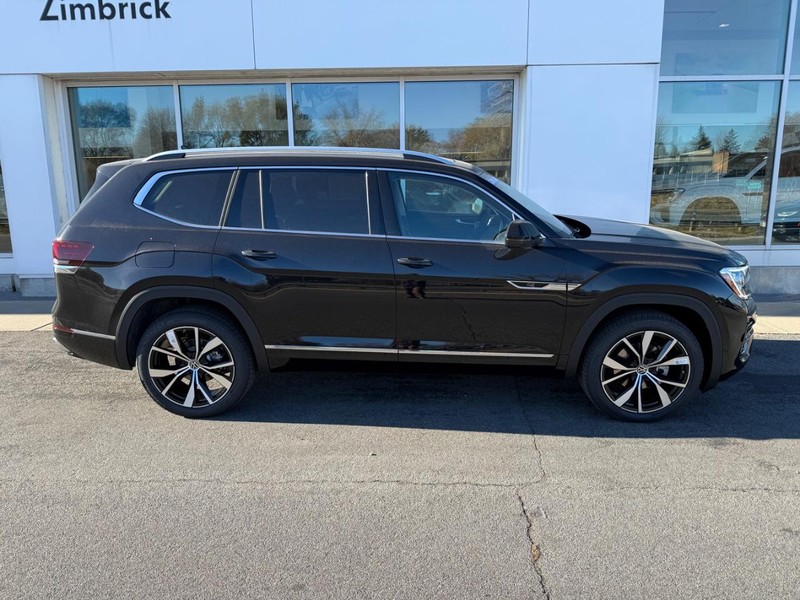 Volkswagen Atlas Vehicle Full-screen Gallery Image 2