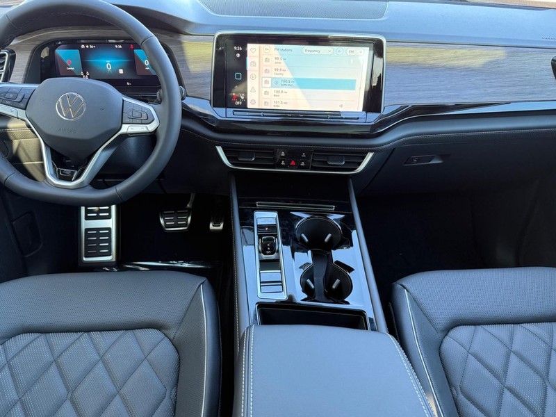 Volkswagen Atlas Vehicle Full-screen Gallery Image 7