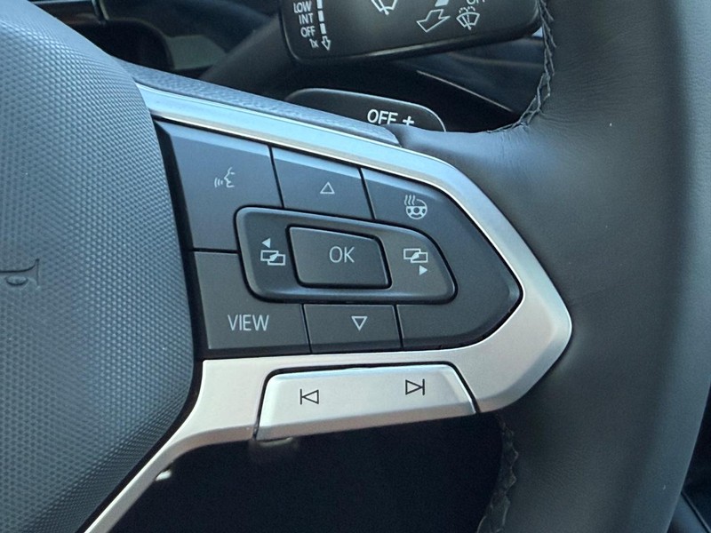 Volkswagen Atlas Vehicle Full-screen Gallery Image 13