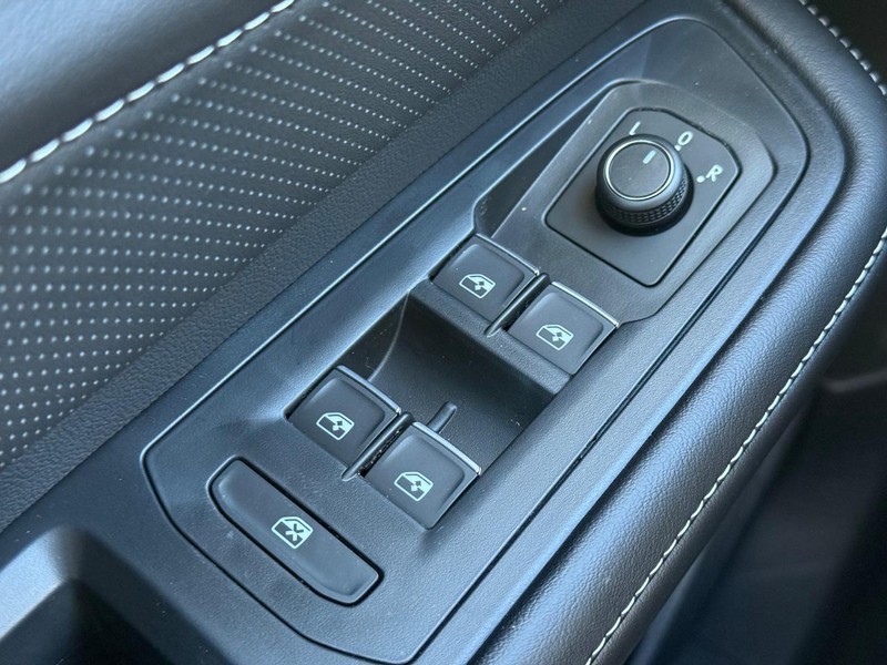 Volkswagen Atlas Vehicle Full-screen Gallery Image 15