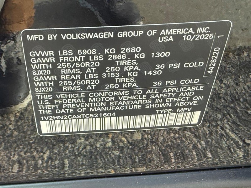 Volkswagen Atlas Vehicle Full-screen Gallery Image 17