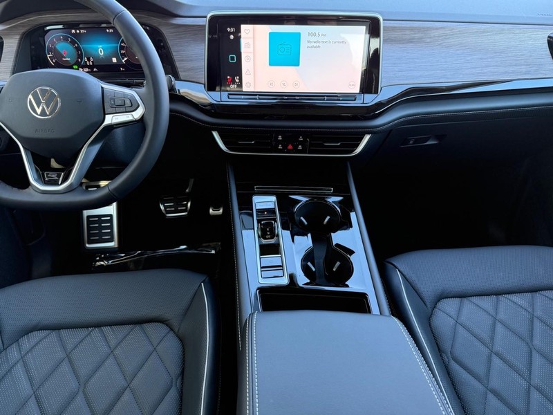 Volkswagen Atlas Vehicle Full-screen Gallery Image 7