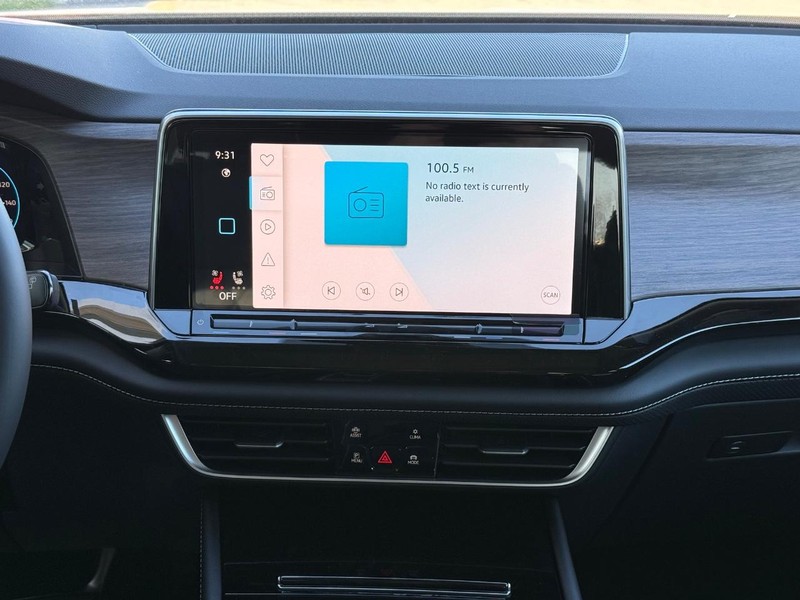 Volkswagen Atlas Vehicle Full-screen Gallery Image 8