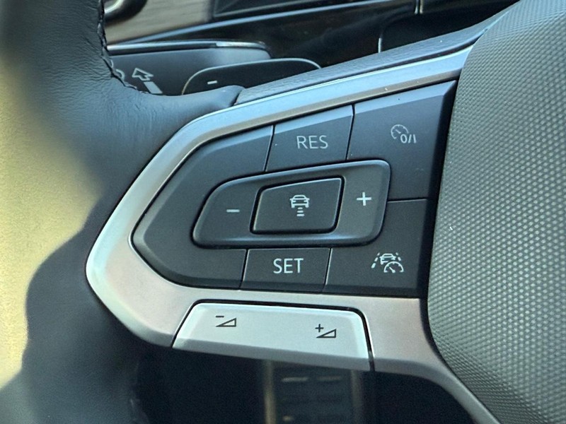 Volkswagen Atlas Vehicle Full-screen Gallery Image 12