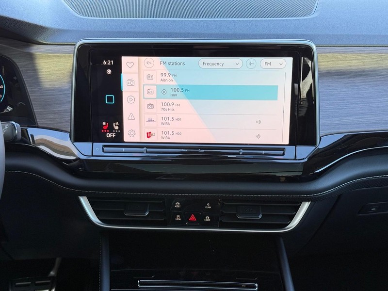 Volkswagen Atlas Vehicle Full-screen Gallery Image 6