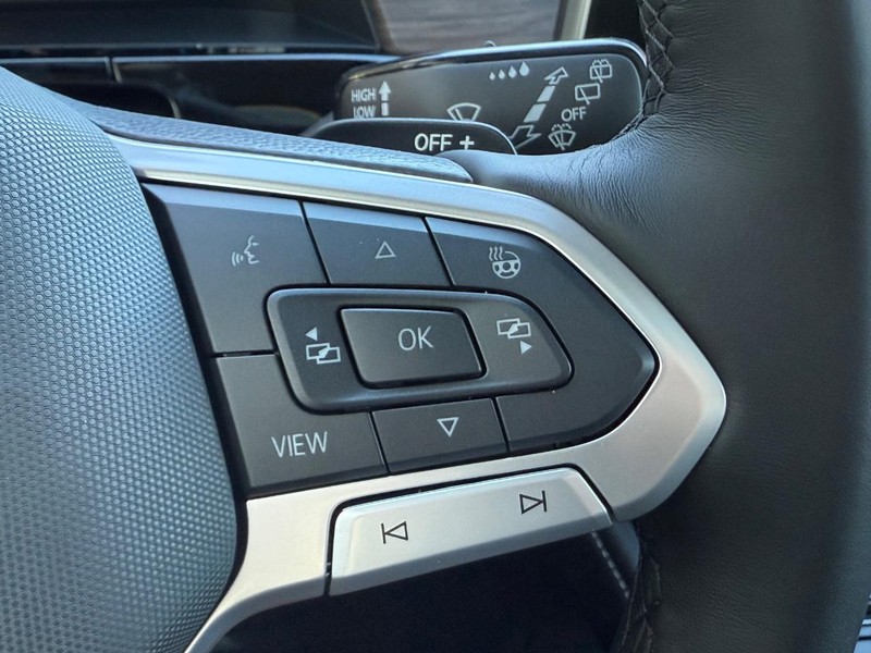 Volkswagen Atlas Vehicle Full-screen Gallery Image 10