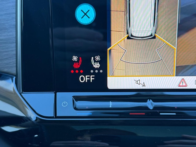 Volkswagen Atlas Vehicle Full-screen Gallery Image 12