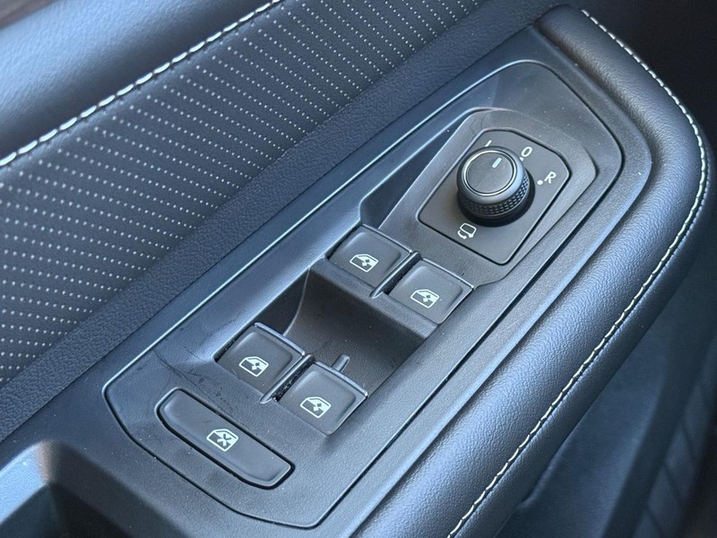 Volkswagen Atlas Vehicle Full-screen Gallery Image 14