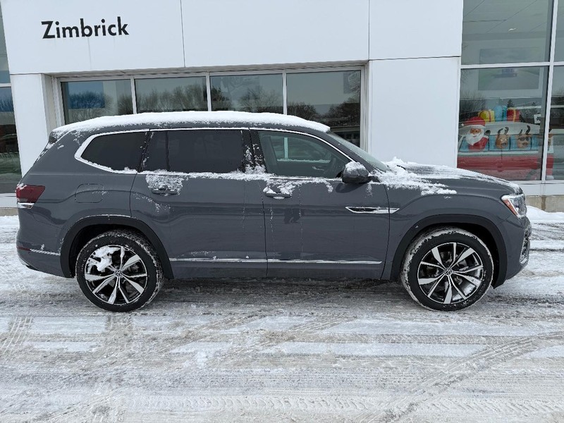 Volkswagen Atlas Vehicle Full-screen Gallery Image 2