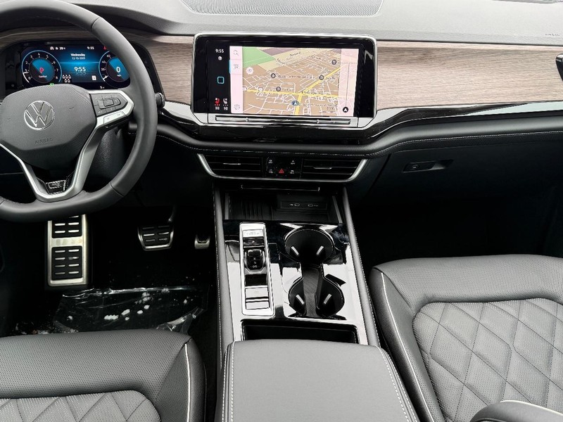 Volkswagen Atlas Vehicle Full-screen Gallery Image 6