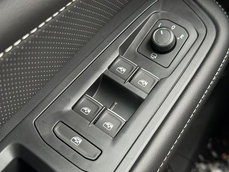 Volkswagen Atlas Vehicle Full-screen Gallery Image 15