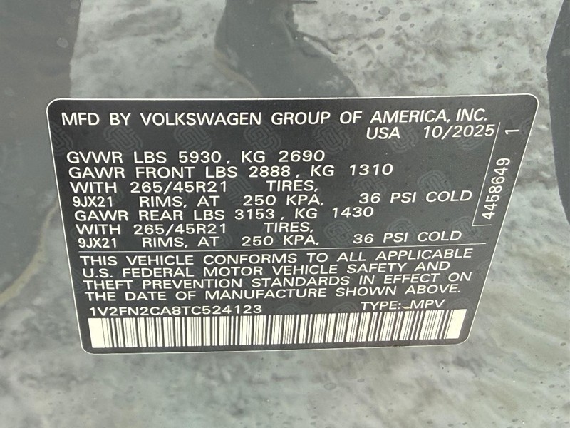 Volkswagen Atlas Vehicle Full-screen Gallery Image 17