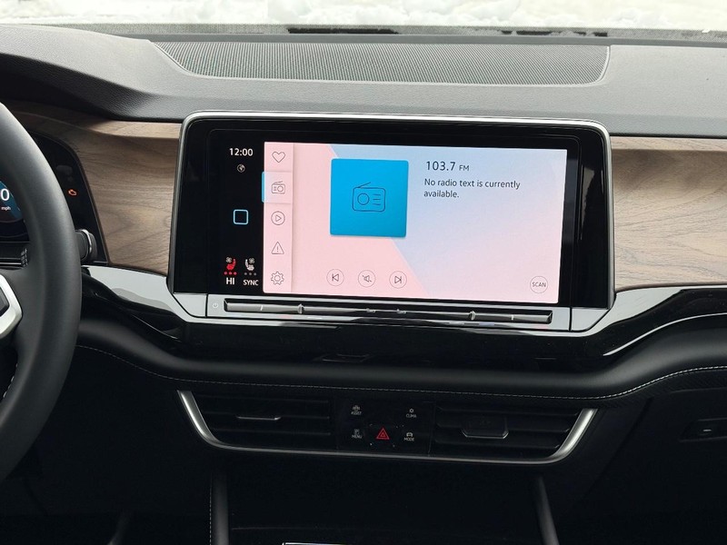 Volkswagen Atlas Vehicle Full-screen Gallery Image 8