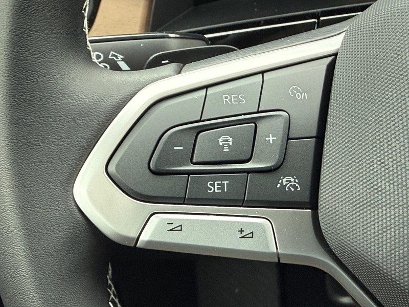 Volkswagen Atlas Vehicle Full-screen Gallery Image 11